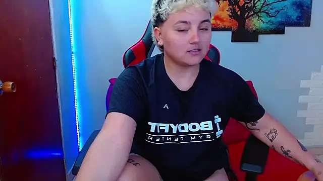 isabeautyx19 online show from February 2025 05:25:01 AM