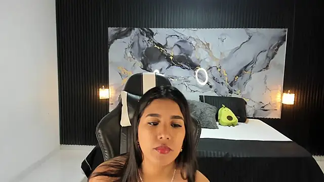 Snapshot of Ivy_16 chatting on March 2025 12:01:02 PM Ivy 16 online show from March 2025 12:01:02 PM