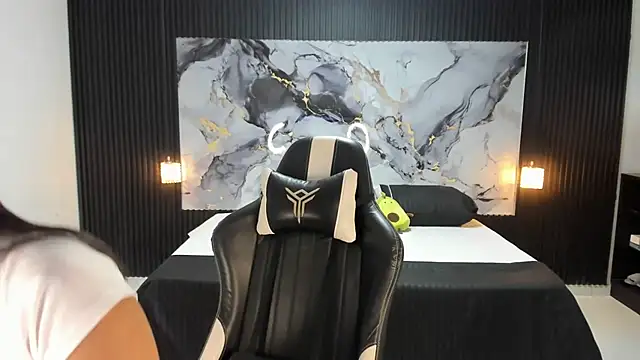 Snapshot of Ivy_16 chatting on March 2025 12:00:01 PM Ivy 16 online show from March 2025 12:00:01 PM