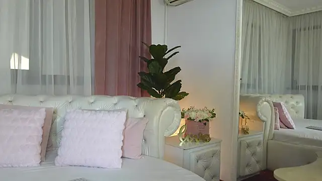 Snapshot of NinaCrystal1 chatting on July 2026 10:13:02 AM NinaCrystal1 online show from July 2026 10:13:02 AM