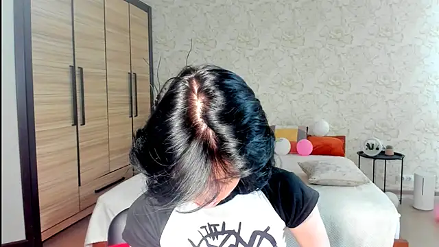 JulisSweet online show from March 2025 02:45:01 PM