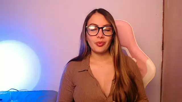 lalawhitte online show from October 2025 09:48:02 PM