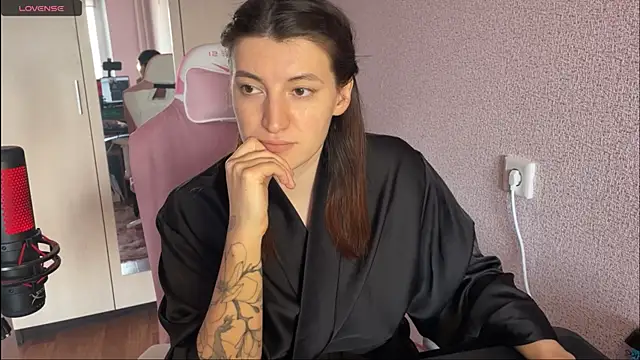 Katrin  kiss online show from February 2025 12:47:01 PM