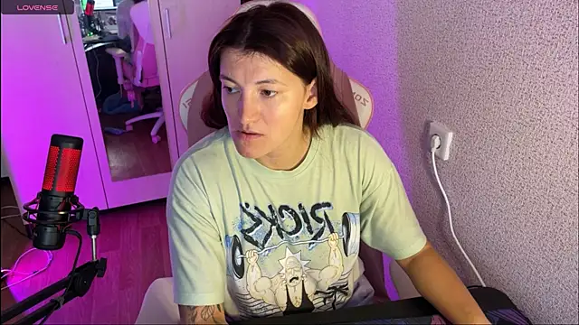 Katrin  kiss online show from September 2025 12:16:01 PM