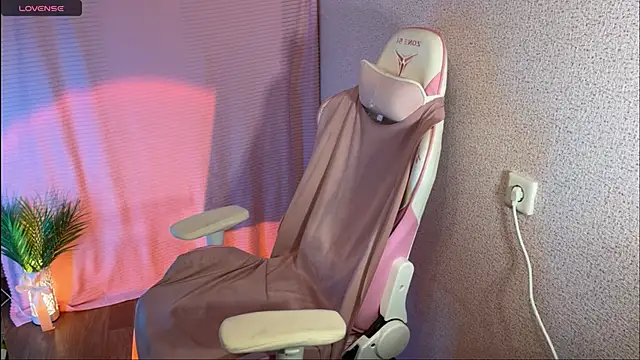 Katrin  kiss online show from October 2025 07:31:01 PM