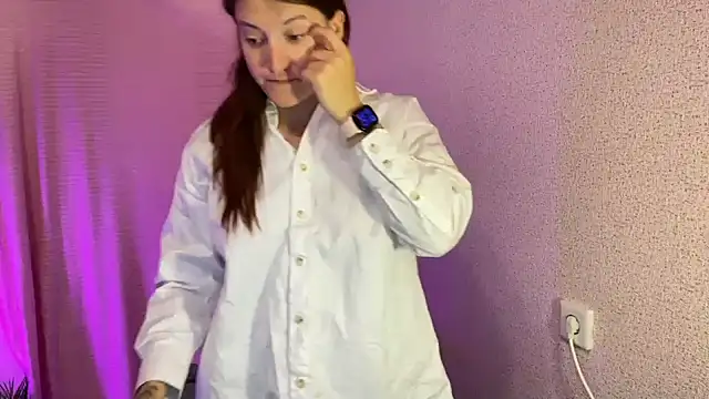 Katrin  kiss online show from October 2025 05:47:01 PM