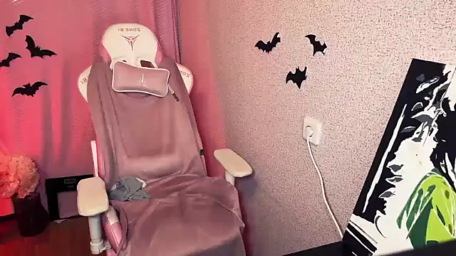 Katrin  kiss online show from October 2025 04:42:01 PM