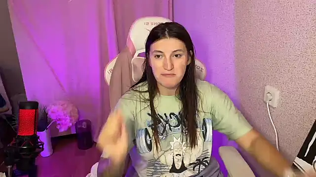 Katrin  kiss online show from November 2025 06:30:01 PM