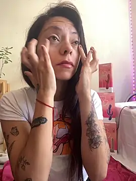 Snapshot of melisabunnny chatting on November 2025 03:55:02 PM melisabunnny online show from November 2025 03:55:02 PM