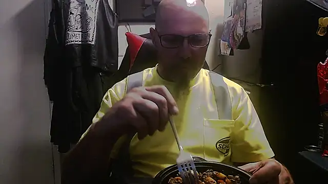 KrazyLegz online show from September 2025 10:12:01 PM