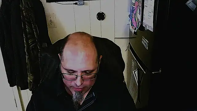 KrazyLegz online show from November 2025 11:58:01 PM