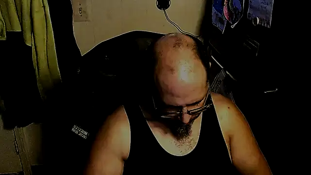 KrazyLegz online show from November 2025 03:08:02 AM