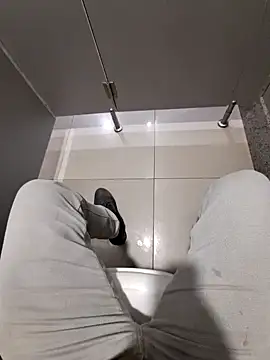 Snapshot of johny_69d@xh chatting on December 2024 11:17:01 AM johny 69dxh online show from December 2024 11:17:01 AM