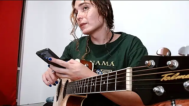 Catnessa online show from December 2025 01:02:02 AM