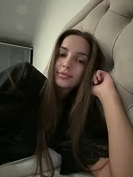 BellaHalles online show from March 2025 05:18:01 PM