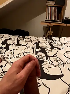 LivingLegend1978 online show from December 2025 08:03:02 PM