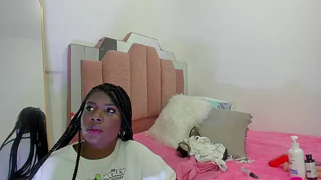 LoveQueen2 online show from February 2025 11:43:02 AM