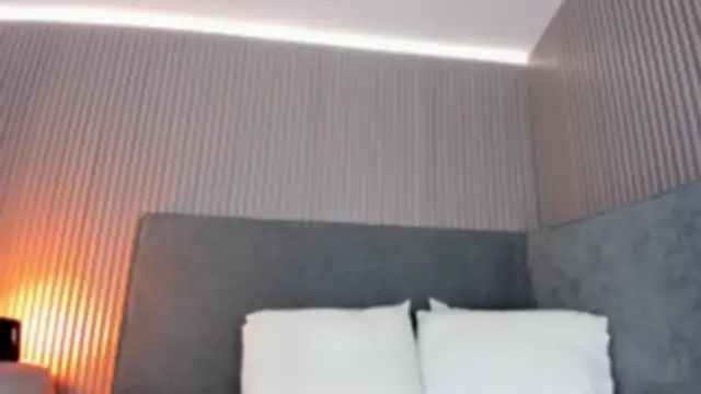 emelie 89 online show from December 2025 12:23:02 PM