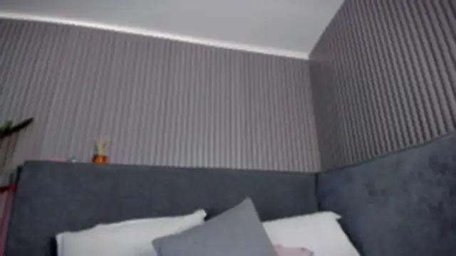emelie 89 online show from June 2026 12:33:01 PM