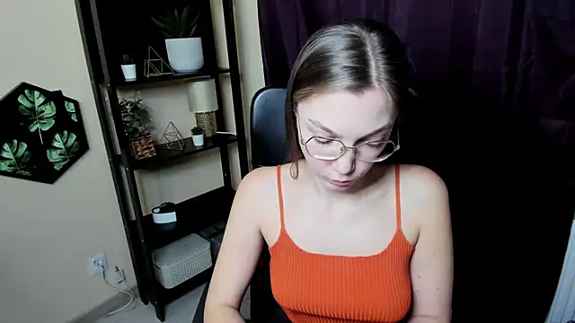 EmillyPlay online show from February 2025 04:55:01 PM