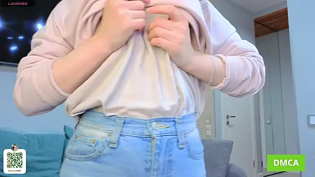 DonnaBurkee online show from October 2025 04:11:01 AM