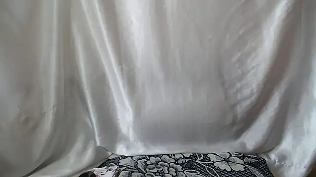 Burberrry  online show from March 2025 11:40:01 AM