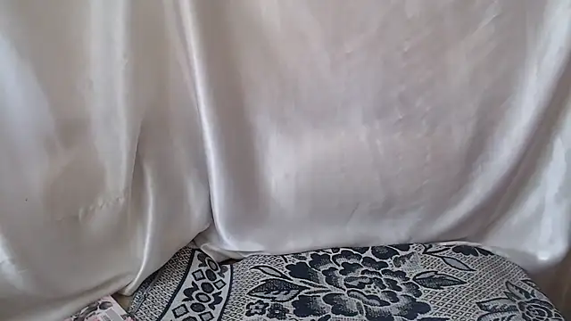 Burberrry  online show from September 2025 07:08:01 AM