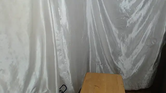 Burberrry  online show from September 2025 06:55:02 PM