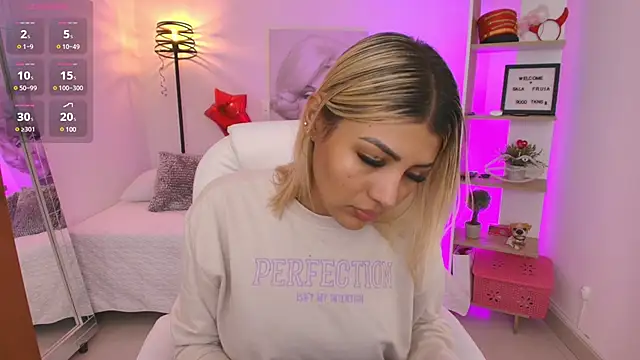 SALOOMEE   online show from March 2025 12:01:02 PM