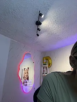 SALOOMEE   online show from October 2025 11:08:02 AM