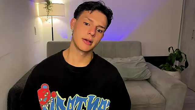 Snapshot of Alexxblue chatting on November 2025 04:23:02 AM Alexxblue online show from November 2025 04:23:02 AM