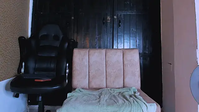 naugthy dominant online show from January 2025 12:35:01 PM