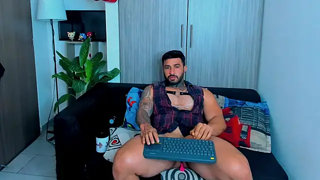 naugthy dominant online show from November 2025 02:05:02 PM