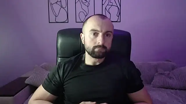 brindlefly6969 online show from December 2025 11:41:01 AM