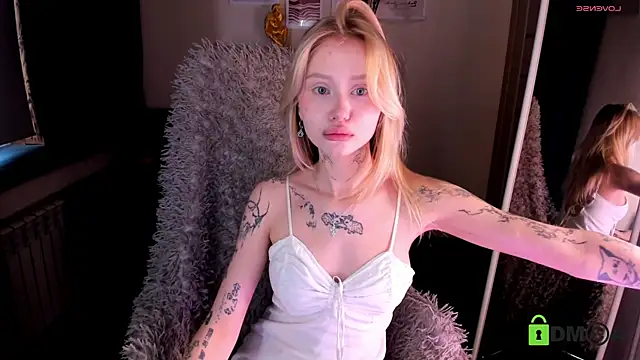 MalenaErnman online show from February 2025 10:42:02 AM