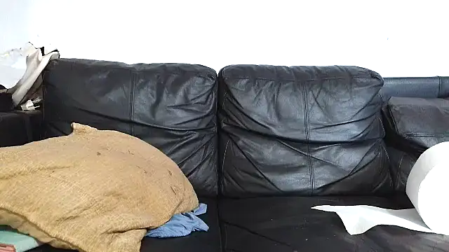 Youns98 online show from October 2025 03:00:01 PM