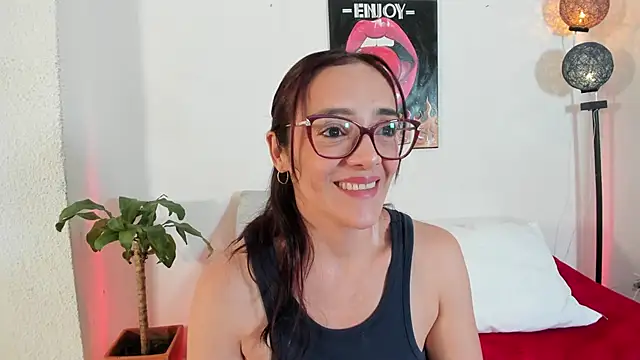 Jessica Herrera  online show from September 2025 09:07:02 PM