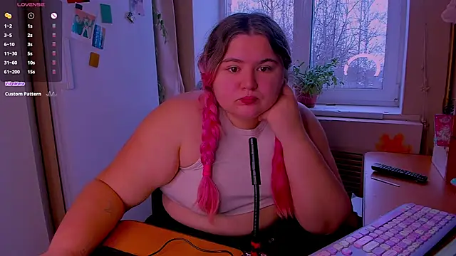 Freakcute  online show from December 2024 10:16:02 AM