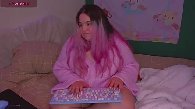 Freakcute  online show from February 2025 10:31:01 PM