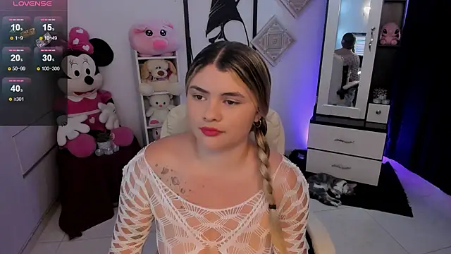 Snapshot of chloejones__ chatting on February 2025 10:21:01 PM chloejones online show from February 2025 10:21:01 PM