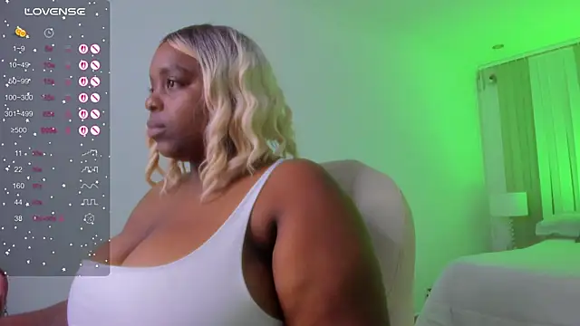 Snapshot of Rebeka_spencer chatting on February 2025 11:13:02 AM Rebeka spencer online show from February 2025 11:13:02 AM