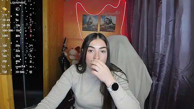 Fiery Brunette  online show from February 2025 11:52:01 AM