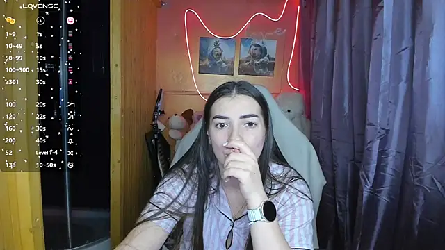 Fiery Brunette  online show from February 2025 02:31:02 PM