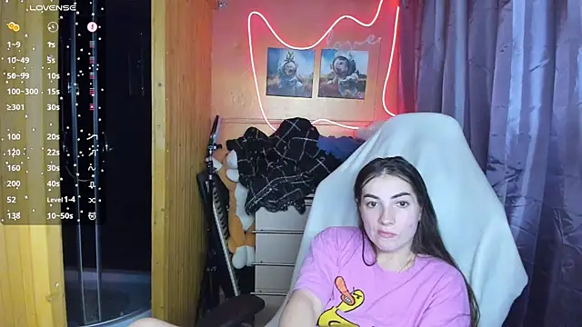 Fiery Brunette  online show from March 2025 02:42:02 PM