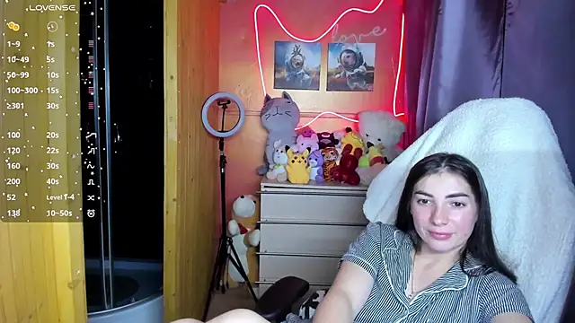 Fiery Brunette  online show from October 2025 05:51:02 AM