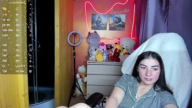 Fiery Brunette  online show from October 2025 08:37:01 AM