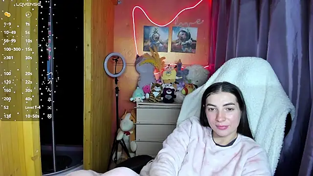 Fiery Brunette  online show from March 2026 05:25:01 AM