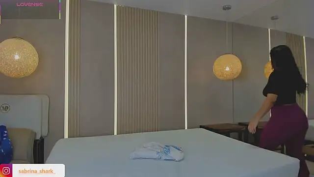 sabrina shark  online show from September 2025 02:00:01 AM