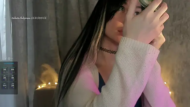 Snapshot of elena_addiction chatting on December 2025 06:19:02 AM elena addiction online show from December 2025 06:19:02 AM