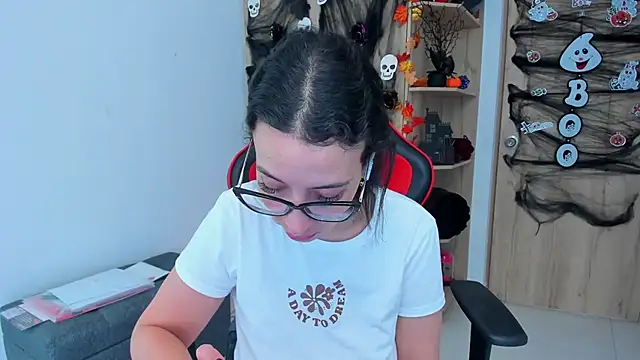  amanda seyfried19 online show from October 2025 04:58:01 PM